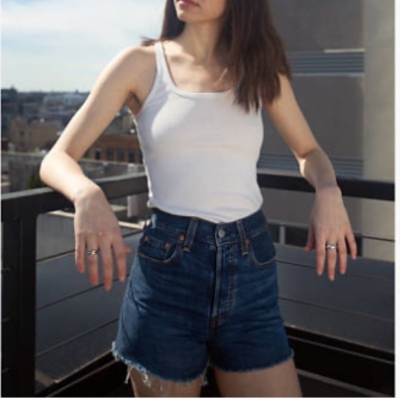 Levi Ribcage short - Picture 1 of 6